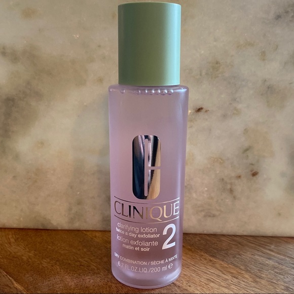 Clinique Clarifying Lotion 2(Dry Combination Skin) - Picture 7 of 8